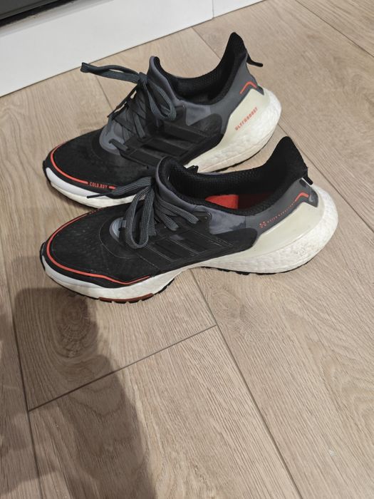 Маратонки adidas water repellent