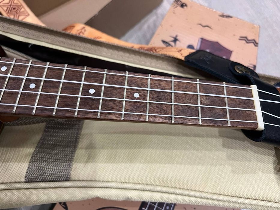 Срочно Продам Укулеле!!!