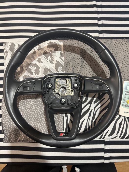 Volan Audi A4 A5 B9 butoane+padele
