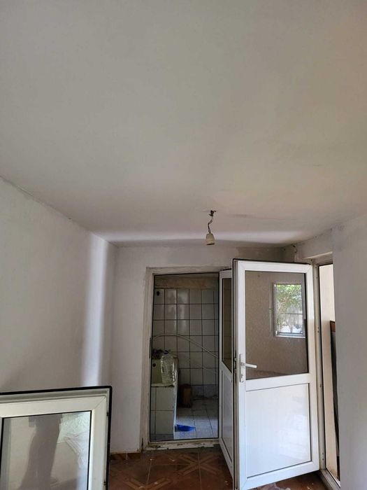 Casa si teren de vanzare