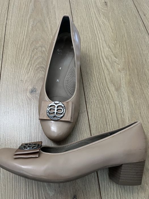 Туфли на каблуке