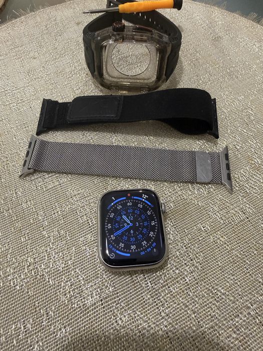 Apple Watch Series 8 45mm LTE Milanese loop