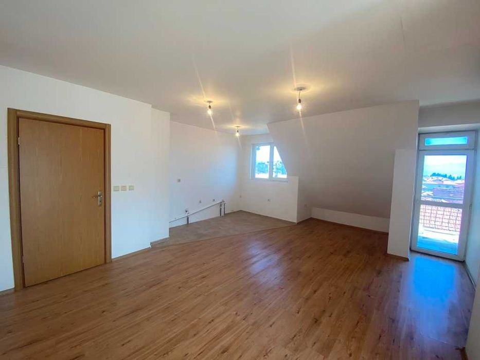 Продава се Многостаен апартамент в Разлог - 240 кв.м за 563 €/кв.м - Снимка #2