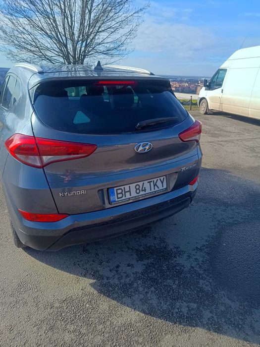 Vind Hyundai Tucson ,Diesel ,Cutie de viteza automata ,Gri, 141 CP,