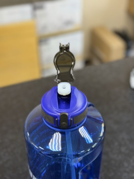 Спортна бутилка за вода Sluxke - 2L