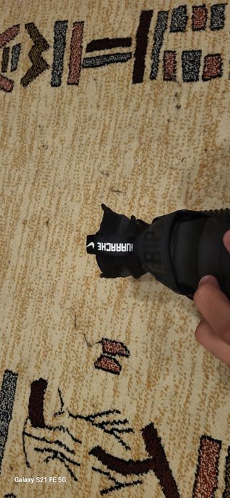 Продам две пары обуви 39-40