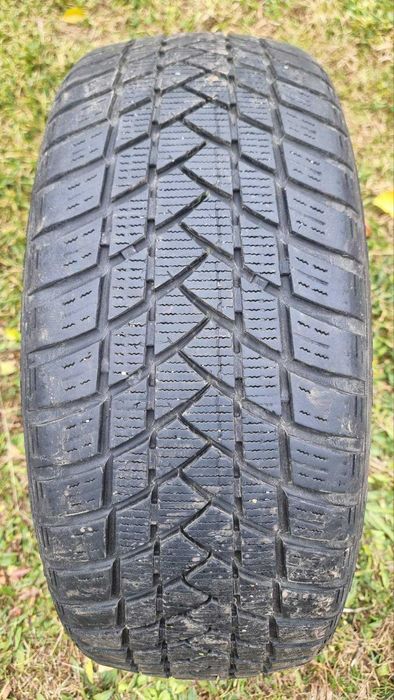 2 броя зимни гуми 215/55 R17