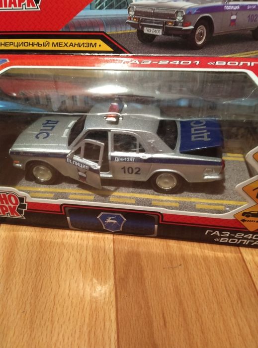 Машинки железные новые