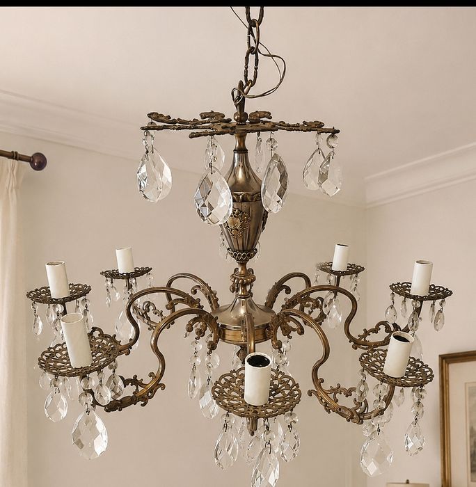 Superb candelabru antic din alama,bronz și elemente din cristal în stilul francez Louis cu 8 brațe