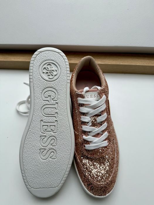 Кецове Guess - естествена кожа