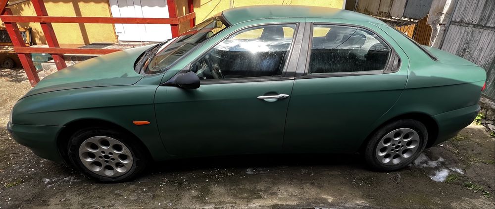 Alfa Romeo 156 .