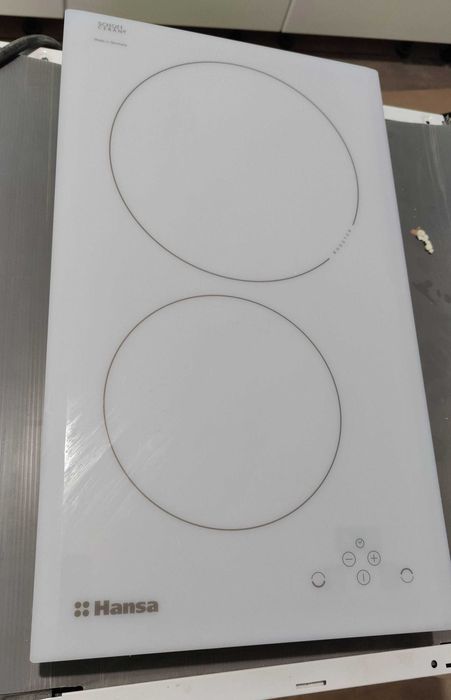 Индукционен плот за вграждане Hansa BHIW 38377