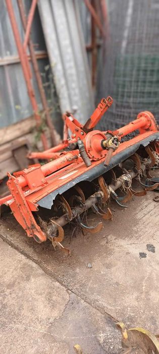 Продавам трактор янмар 22 коня със този инветар от снмките