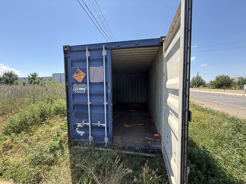 Vand container maritim