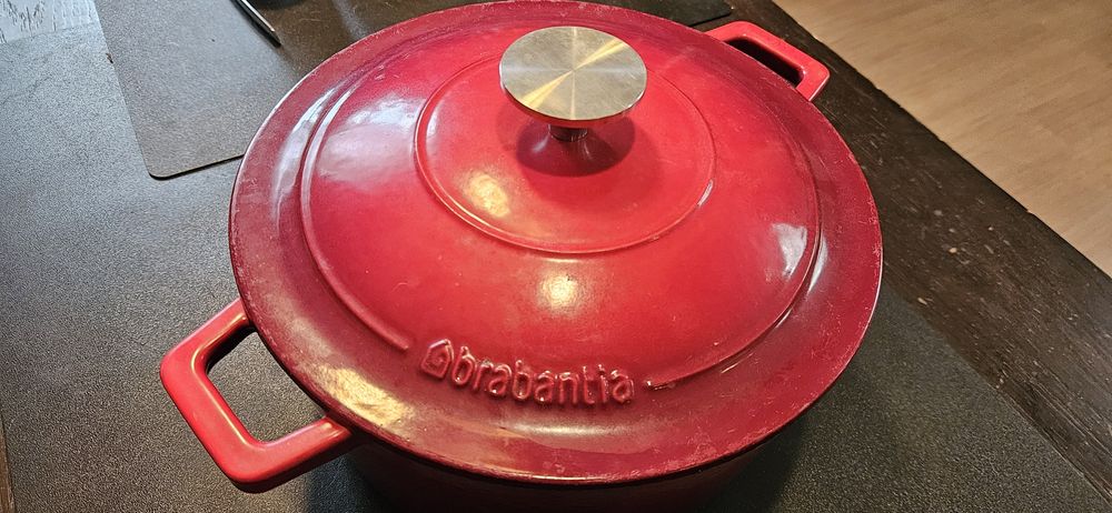 емайлирана чугунена тенджера Brabantia – 6 литра, 25  см