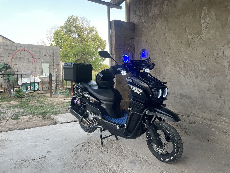 Мопет скутер 150куб