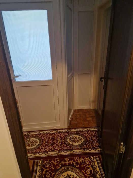 Vand apartament 2 camere, et. 2/4, decomandat, renovat total, spitalul militar, Nord, Pitesti.