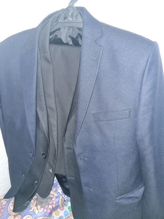 Пиджаки разные..