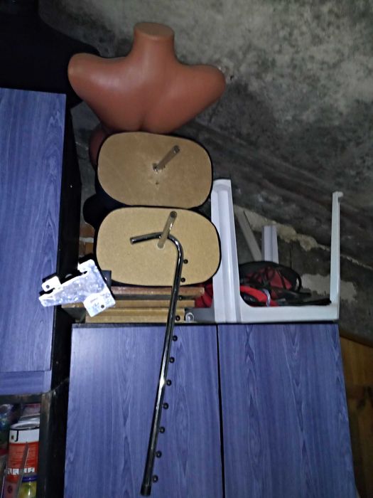 останало оборудване на магазин за конфекция