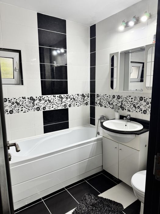 Inchiriez apartament
