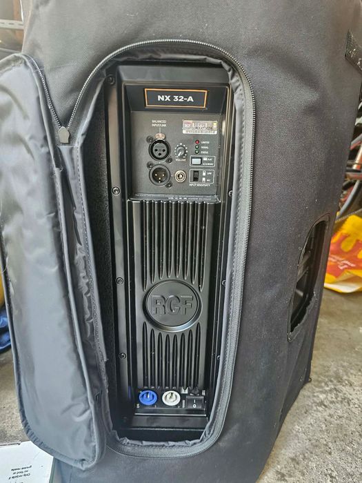 Se vinde 2 Boxe RCF