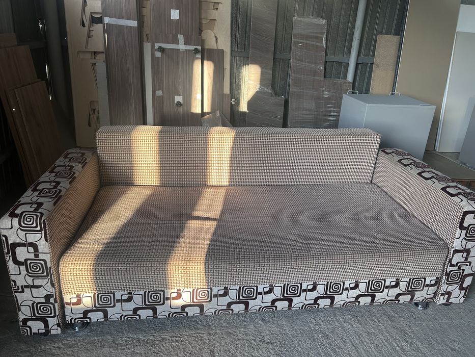 Продам диван (сафа)