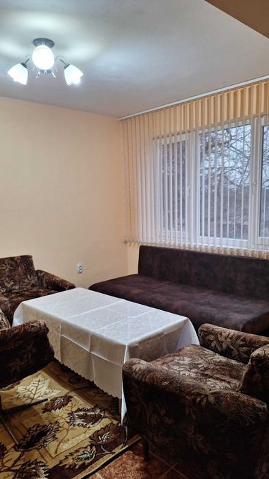 Дава се под наем Тристаен апартамент в Варна, Център - 83 кв.м за 732.87 € - Снимка #1