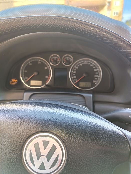 Vând wolkswagen passat