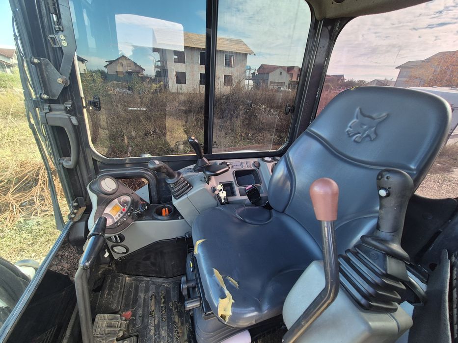 Miniexcavator Bobcat E35