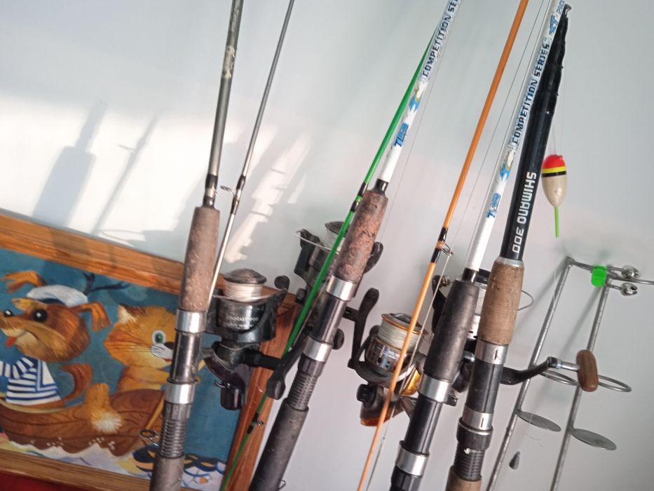 5 Комплект с катушками удочки , Якорь СССР, крючьки , поплавки ,утки