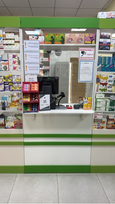 Витринные полки.