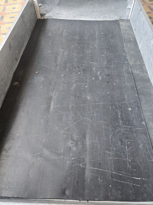 Labo yuk xonasiga rezina sotiladi