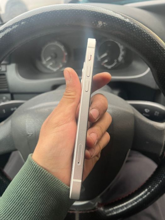 Продам iPhone 12 64 g