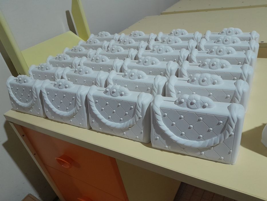 Гипстен жасалған копилкалар