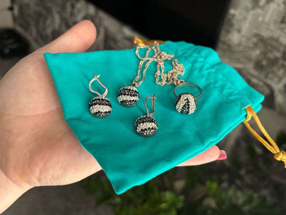 Продам серебрянный набор