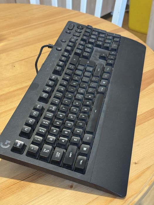 Tastatura Logitech G213