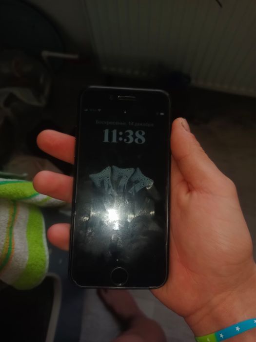 Айфон 8 продам тема