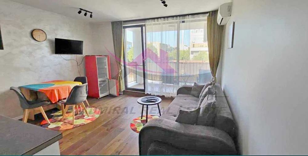 Дава се под наем Едностаен апартамент в Варна, Център - 45 кв.м за 409 € - Снимка #1