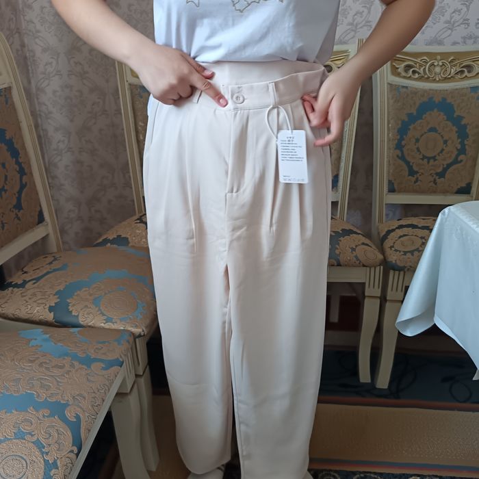 классическый бежовый брюкы