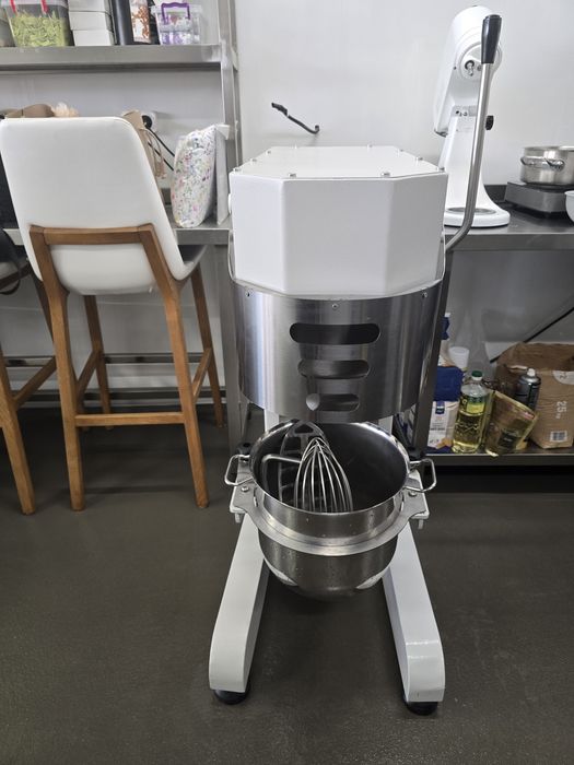 Професионален планетарен миксер MATEKA MKY 300U T