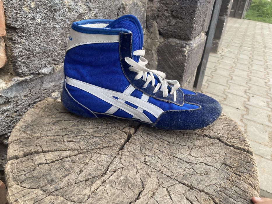 Барсовки асикс. Синий цвет.