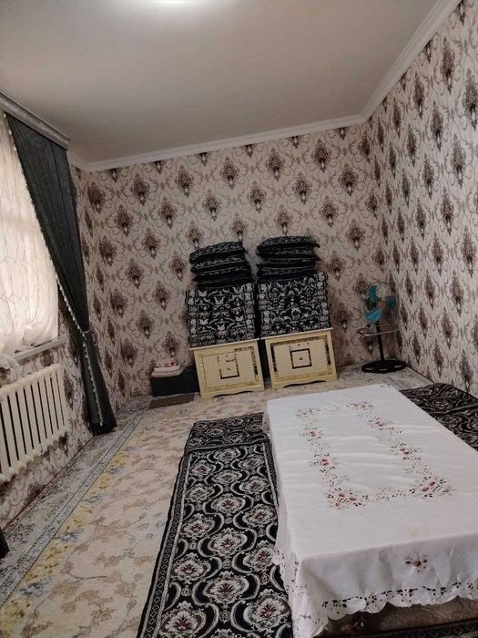 Xovlili uy sotiladi. Guliston Shaxar Yangibozor tomonda 19 kvartal