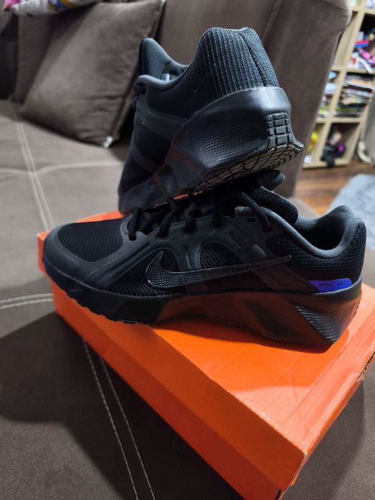 Маратонки nike..