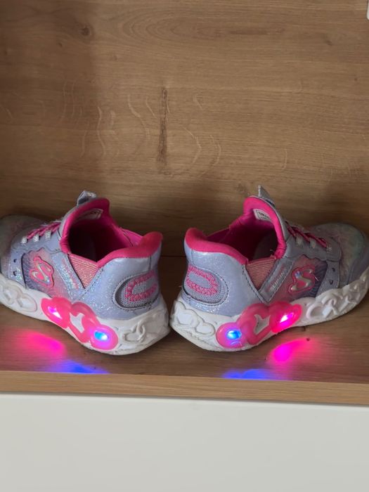 Adidași Skechers Heart Lights cu luminițe, mărimea 26, cutie originală