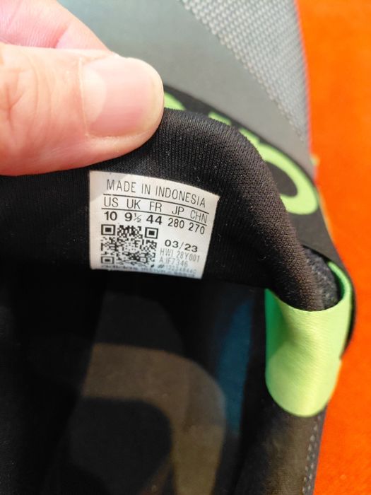 Мужские кроссовки