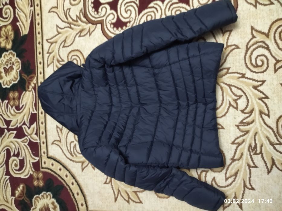 Продам куртку в идеальном состоянии.