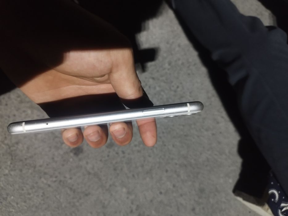 Iphone 11. Sotiladi srochna