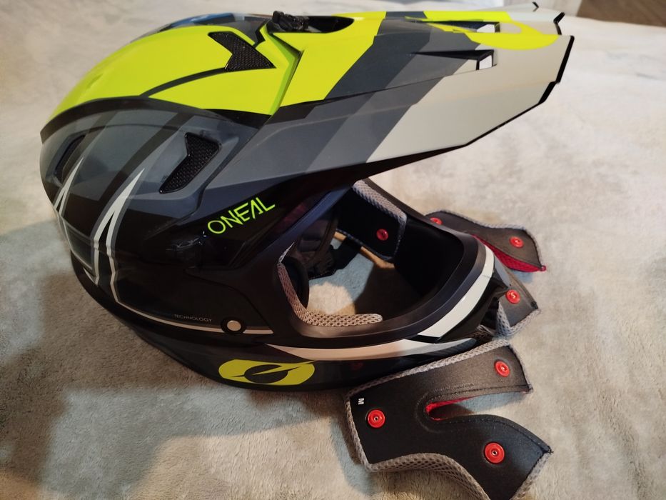 Vând cască full face O'NEAL