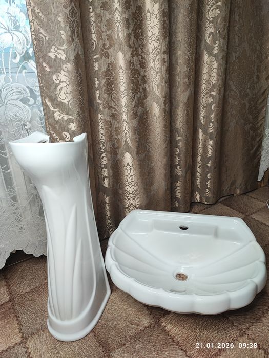 Раковина с пьедесталом