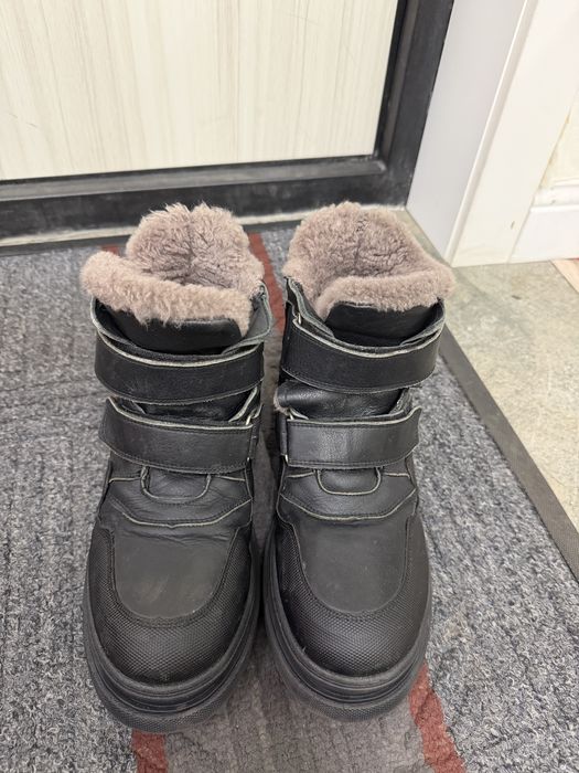 Продам зимнюю обувь для мальчика, 39 р.